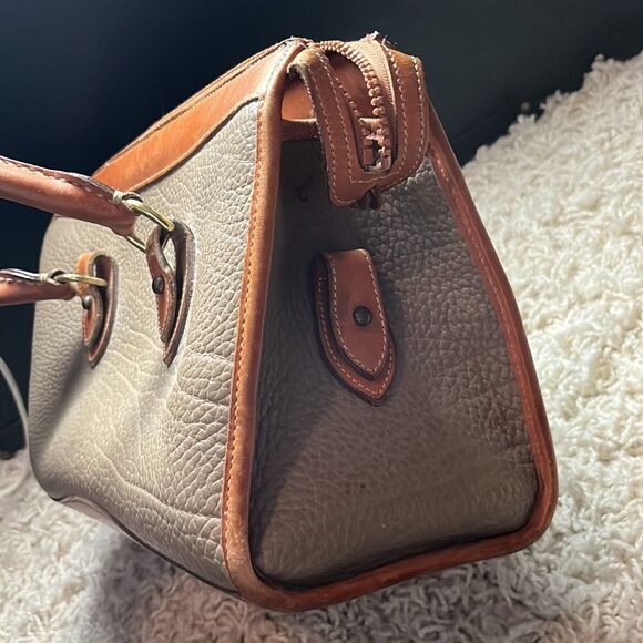 Vintage Biscotti Shortbread Dooney and Bourke AWL Shoulder bag - Picture 11 of 13